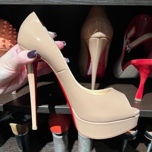 Louboutin *BRAND NEW* Lady Peep Nude patent leather shoes